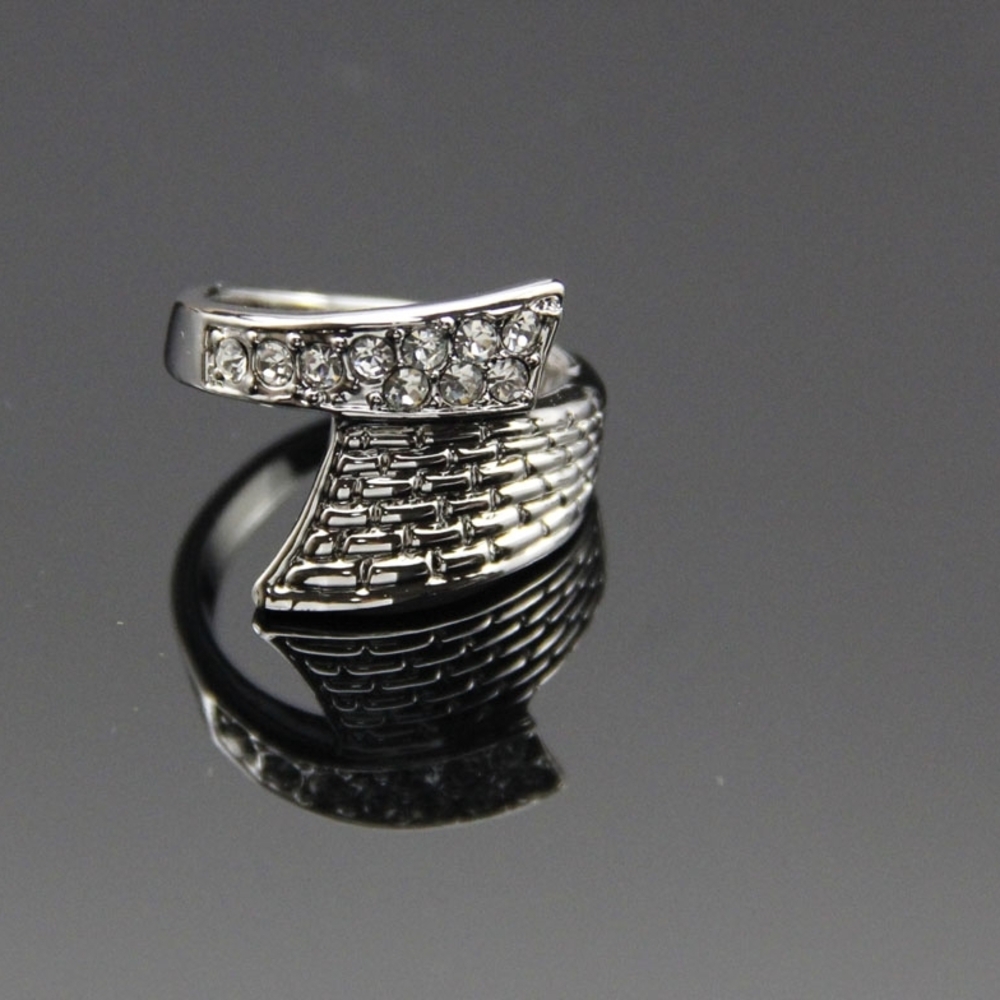 Elegant 18k White Or Rose Gold Plated Women's Ring - Various Sizes